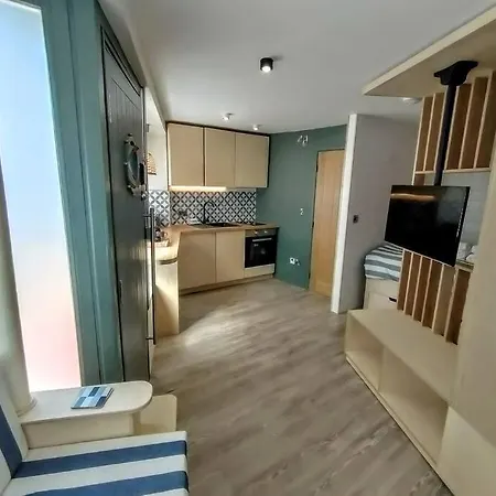 One Of A Kind Luxury In Apartment *