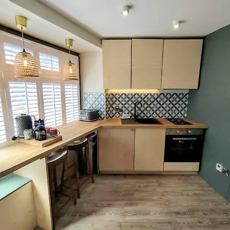One Of A Kind Luxury In Apartment *